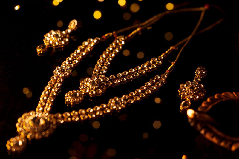 Jewelry and Fashion: A Symbiotic Dance of Influence and Styles