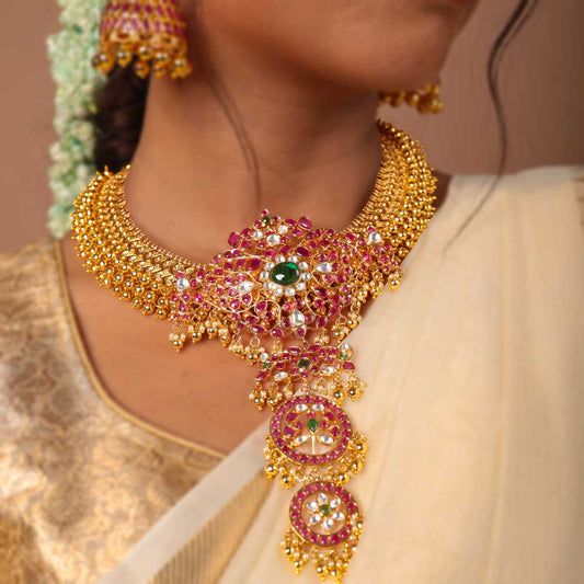 Exquisite Jadau Kundan Necklace with Kemp Color Stones