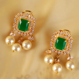 Ira – Emerald Green Pearl Drop Earrings in Gold-Plated Silver