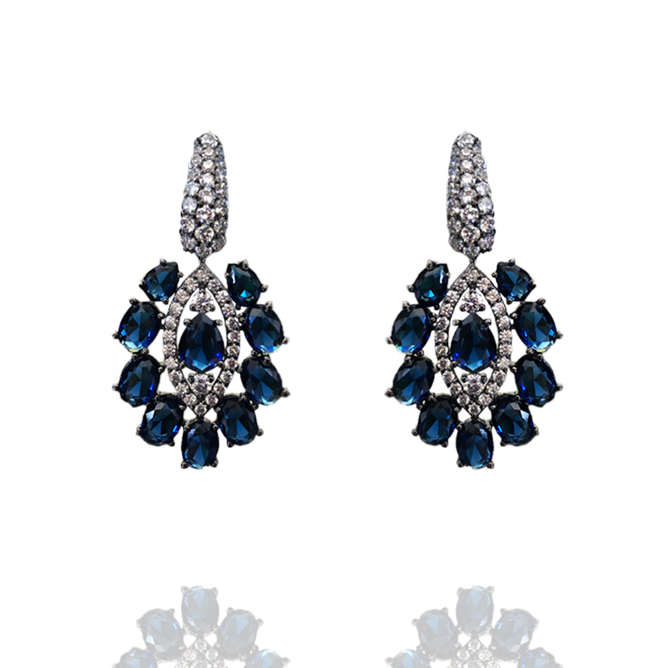 Striking - Sneha Rateria Store