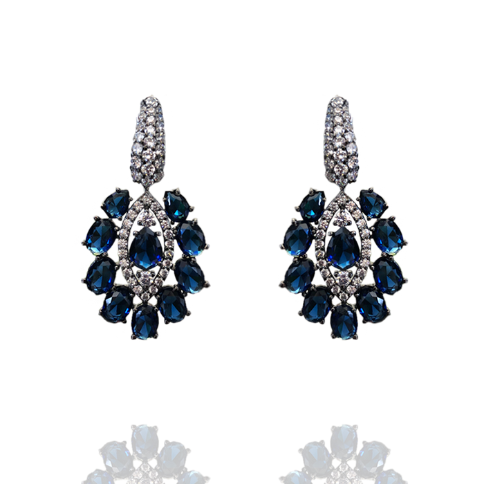 Striking - Sneha Rateria Store