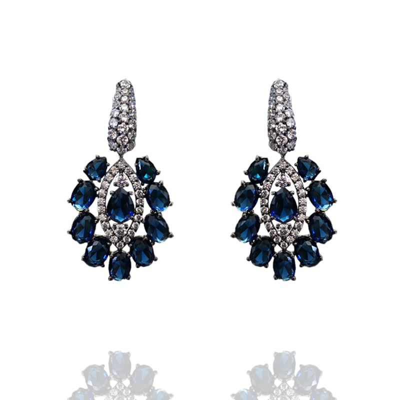 Striking - Sneha Rateria Store